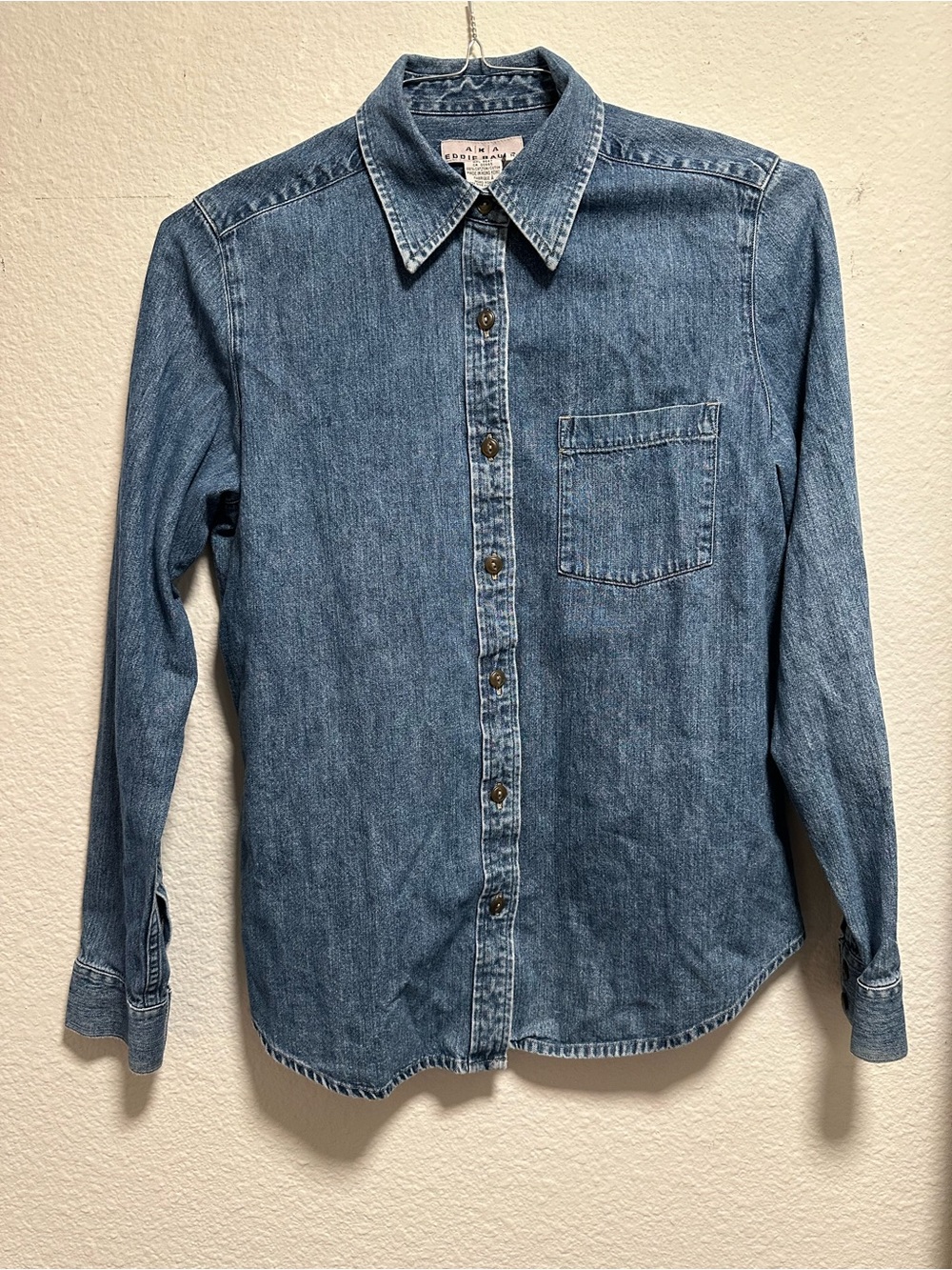 Vintage Eddie Bauer AKA Denim Shirt M 100% Cotton Button Down Chambray 90s